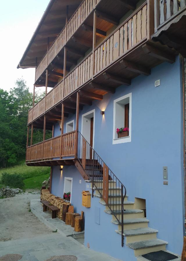Beb Luca76 Acomodação com café da manhã Avise Exterior foto