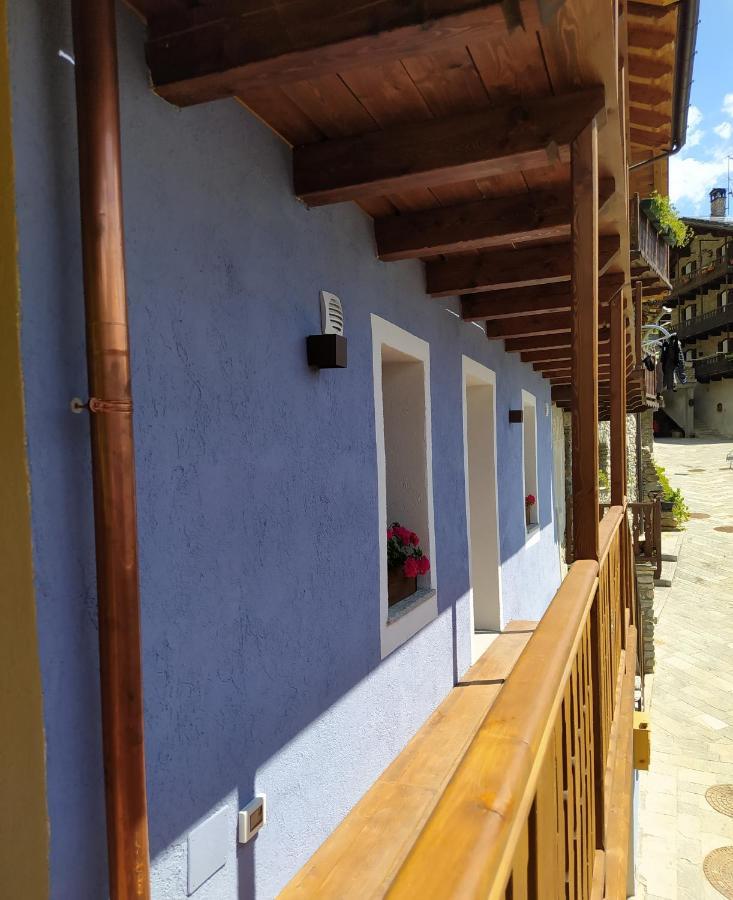 Beb Luca76 Acomodação com café da manhã Avise Exterior foto