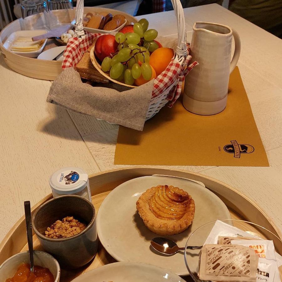 Beb Luca76 Acomodação com café da manhã Avise Exterior foto