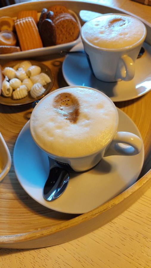 Beb Luca76 Acomodação com café da manhã Avise Exterior foto