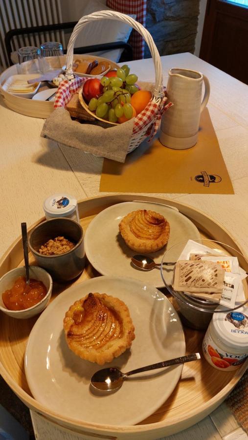Beb Luca76 Acomodação com café da manhã Avise Exterior foto